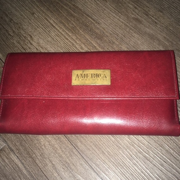 2 wallets for $9 - Picture 3 of 5